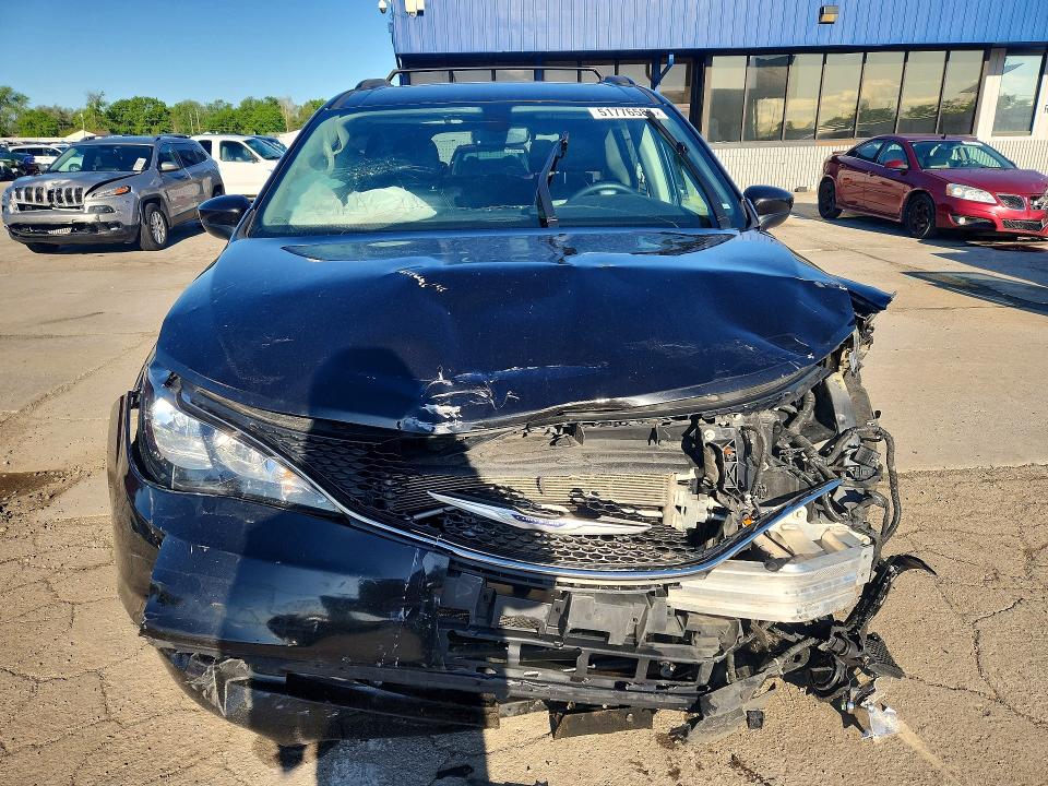 2020 Chrysler Voyager მანქანა იყიდება აუქციონზე, vin: 2C4RC1DG7LR286130, აუქციონის ნომერი: 51776586