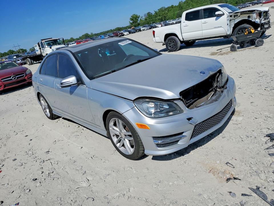 Продажа на аукционе авто 2013 Mercedes-benz C, vin: WDDGF8AB3DG135939, номер лота: 50523956