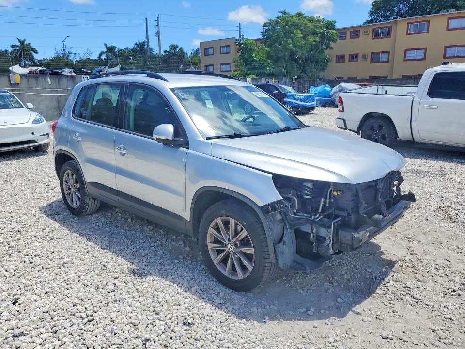 2018 Volkswagen Tiguan Limited მანქანა იყიდება აუქციონზე, vin: WVGBV7AX6JK000164, აუქციონის ნომერი: 50324146