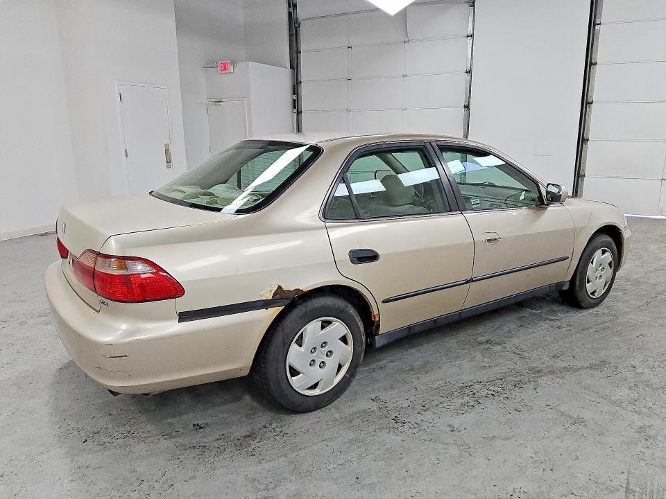 47966106 :رقم المزاد ، 1HGCG1644YA009235 vin ، 2000 Honda Accord مزاد بيع