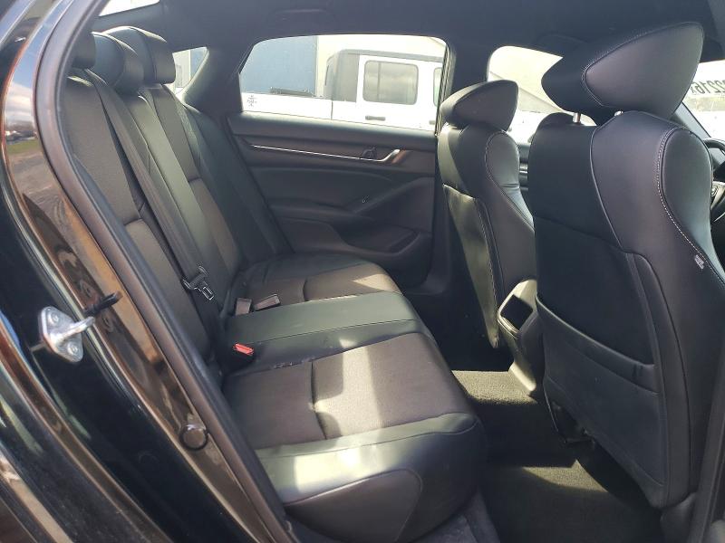 48932216 :رقم المزاد ، 1HGCV1F33JA205220 vin ، 2018 Honda Accord مزاد بيع