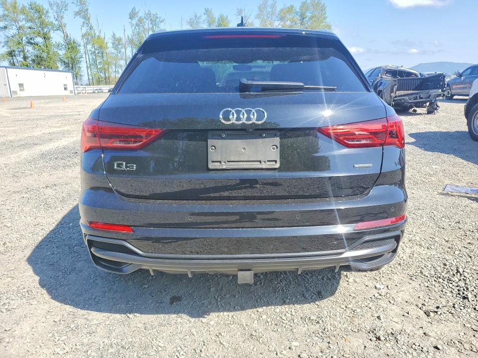 51588836 :رقم المزاد ، WA1EECF36M1076763 vin ، 2021 Audi Q3 مزاد بيع