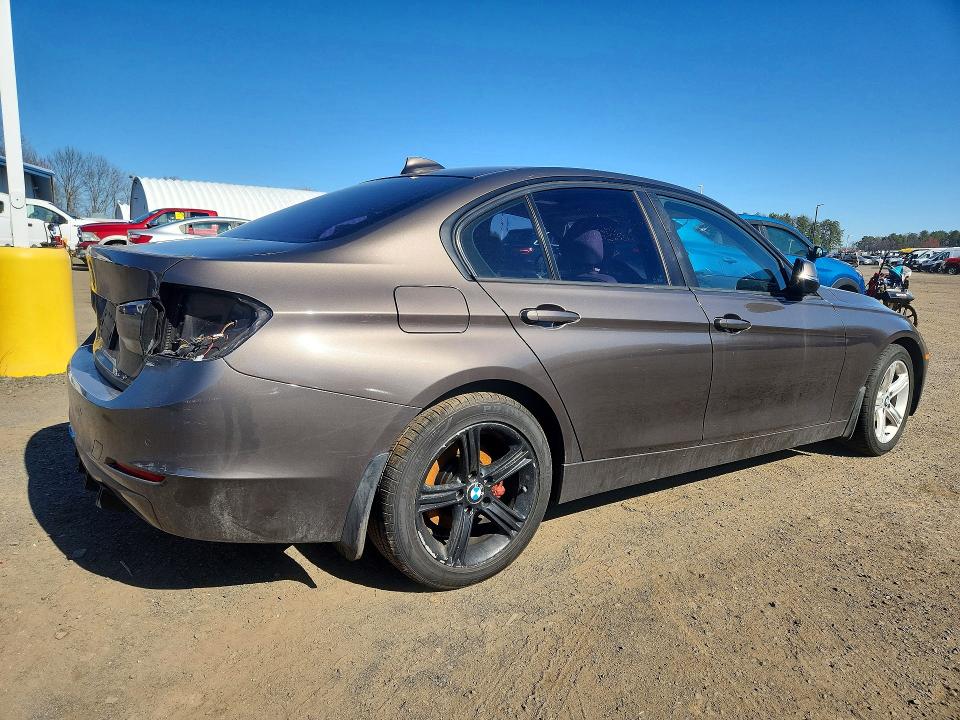 2015 Bmw 328 მანქანა იყიდება აუქციონზე, vin: WBA3B5C51FF960555, აუქციონის ნომერი: 49463526