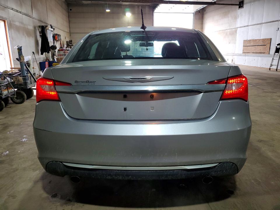 49546806 :رقم المزاد ، 1C3CCBCG4EN198668 vin ، 2014 Chrysler 200 مزاد بيع