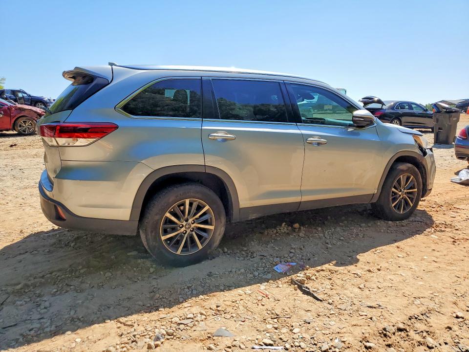 2019 Toyota Highlander მანქანა იყიდება აუქციონზე, vin: 5TDKZRFH2KS358040, აუქციონის ნომერი: 49279666