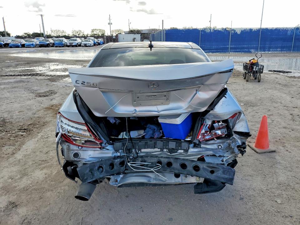50889226 :رقم المزاد ، WDDGF4HB1CR236222 vin ، 2012 Mercedes-benz C مزاد بيع