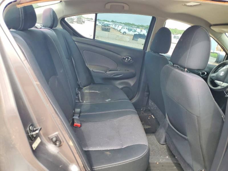 50418076 :رقم المزاد ، 3N1CN7AP7FL827317 vin ، 2015 Nissan Versa مزاد بيع