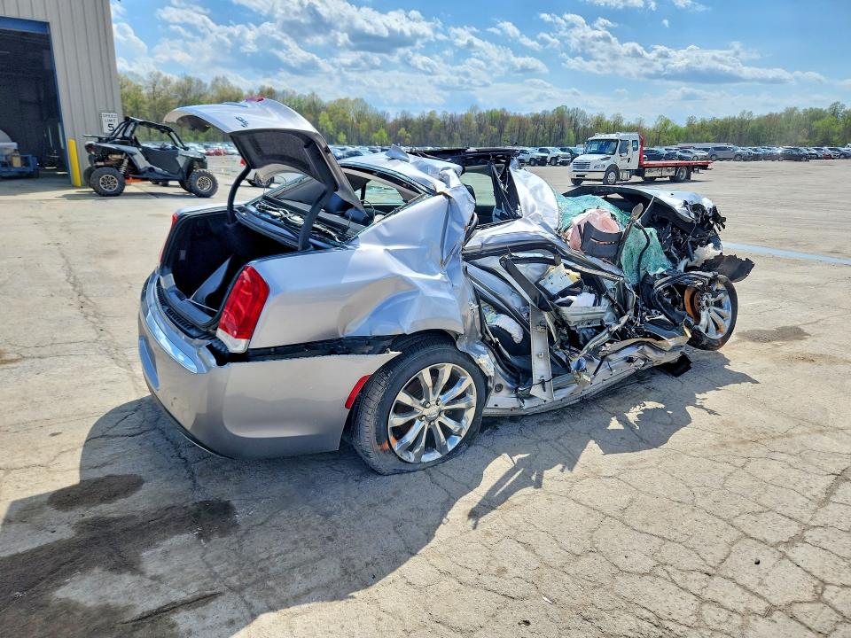 2017 Chrysler 300c მანქანა იყიდება აუქციონზე, vin: 2C3CCAKG5HH565585, აუქციონის ნომერი: 50982736
