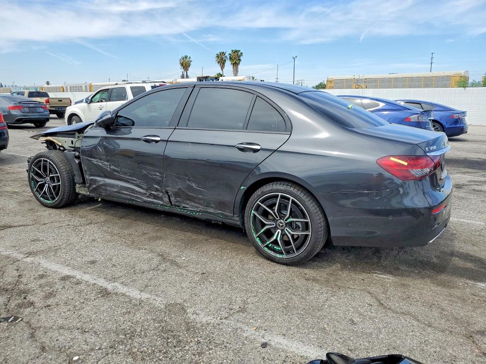 48652336 :رقم المزاد ، W1KZF8DB8NB070086 vin ، 2022 Mercedes-benz E مزاد بيع