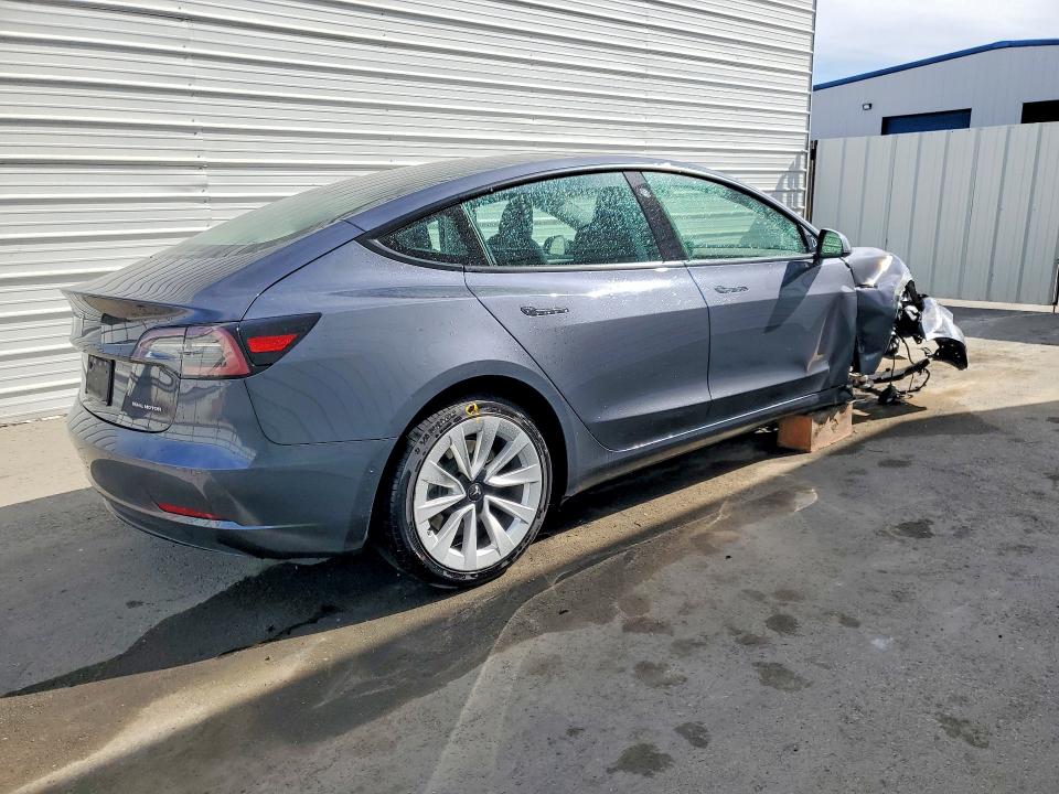 48779716 :رقم المزاد ، 5YJ3E1EB1NF261676 vin ، 2022 Tesla Model 3 مزاد بيع
