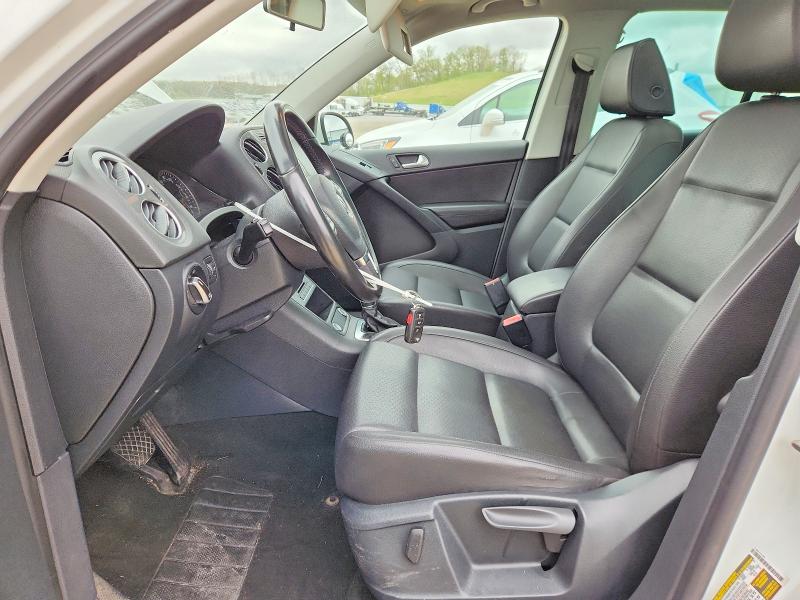 51336516 :رقم المزاد ، WVGBV7AX9FW579635 vin ، 2015 Volkswagen Tiguan مزاد بيع