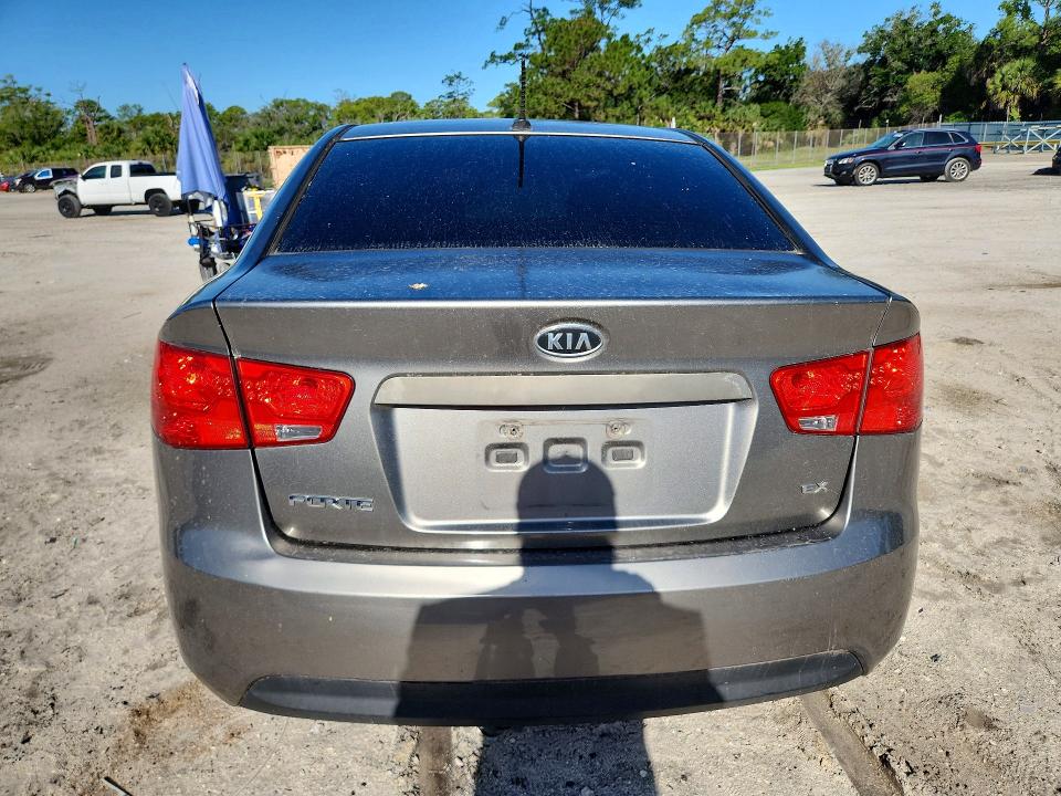 2010 Kia Forte მანქანა იყიდება აუქციონზე, vin: KNAFU4A27A5865247, აუქციონის ნომერი: 51464786