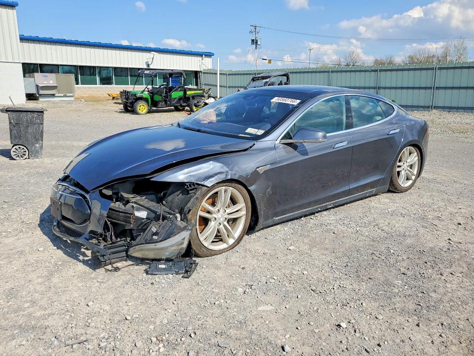 2015 Tesla Model S მანქანა იყიდება აუქციონზე, vin: 5YJSA1E24FF118424, აუქციონის ნომერი: 50560766