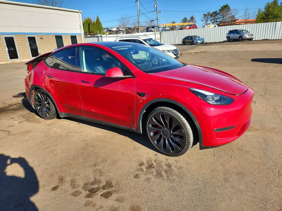 49227026 :رقم المزاد ، 7SAYGDEF5NF575273 vin ، 2022 Tesla Model Y مزاد بيع