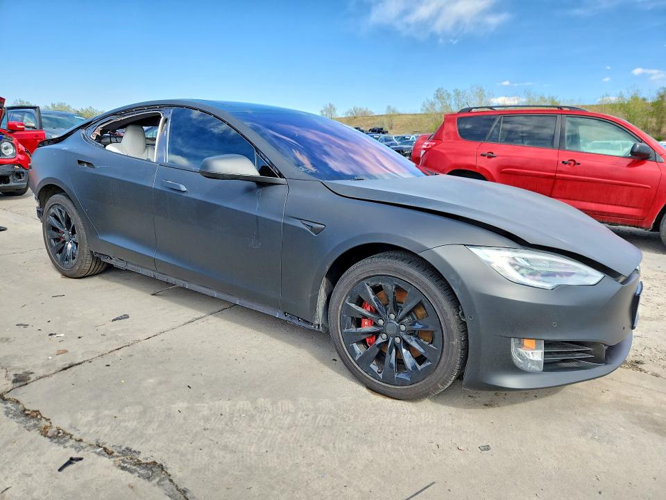 Продажа на аукционе авто 2018 Tesla Model S, vin: 5YJSA1E23JF275726, номер лота: 49843456