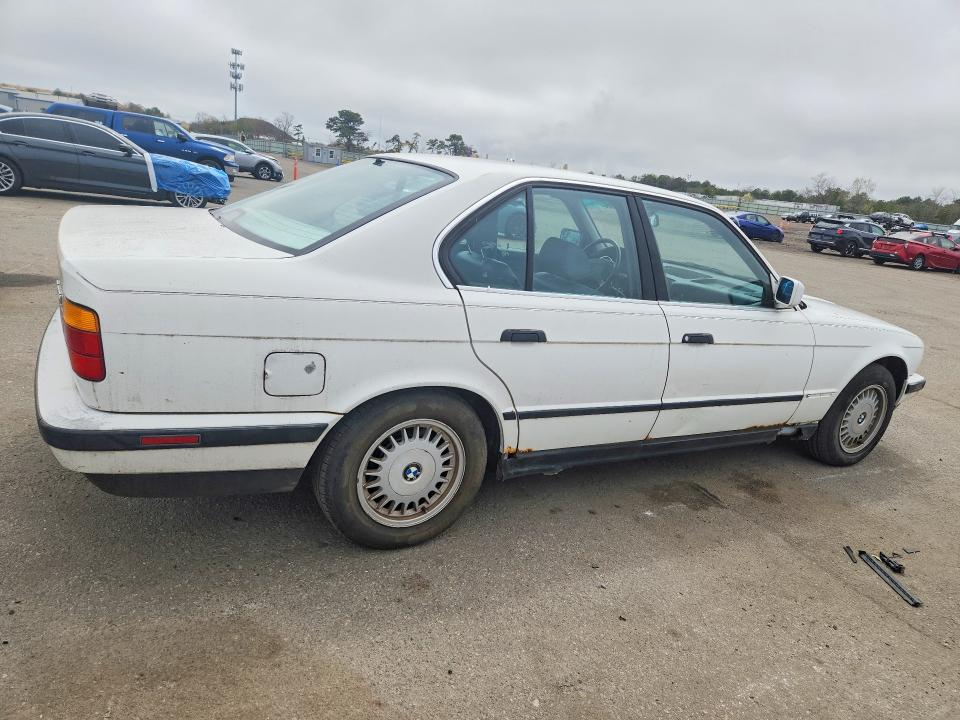1990 Bmw 525 მანქანა იყიდება აუქციონზე, vin: WBAHC1317LBC93599, აუქციონის ნომერი: 51997596