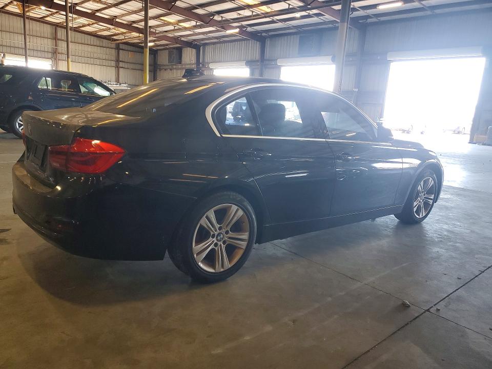 50983736 :رقم المزاد ، WBA8B9G33HNU56376 vin ، 2017 Bmw 330 مزاد بيع