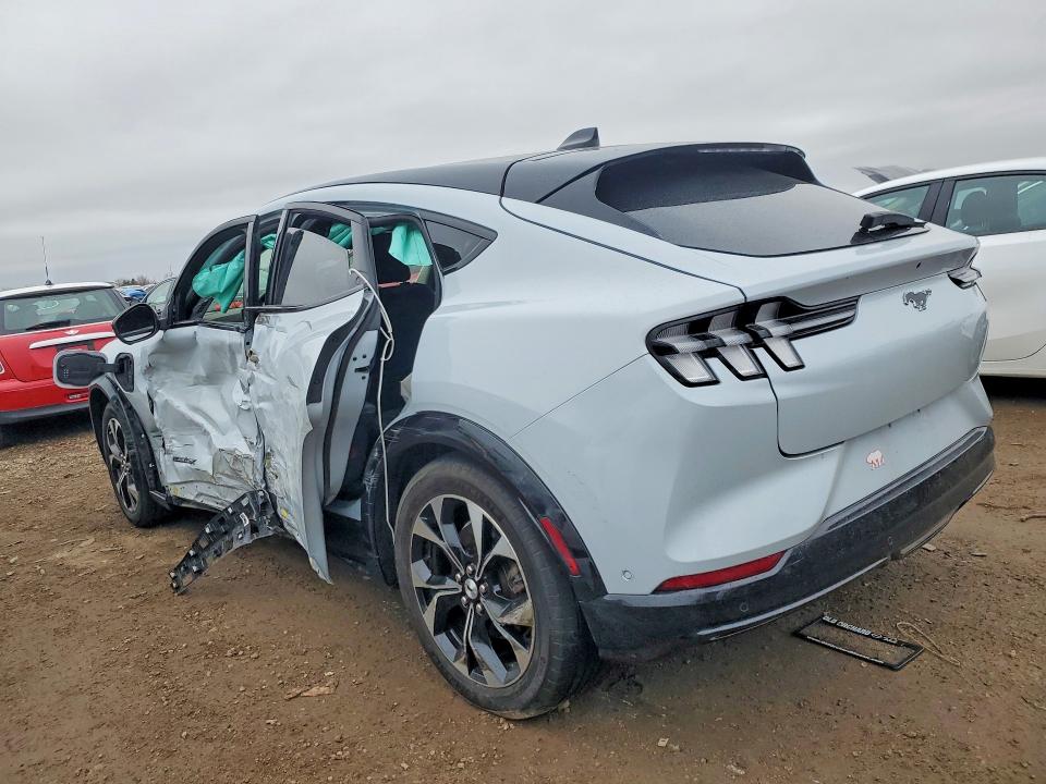 Auction sale of the 2022 Ford Mustang Mach-e, vin: 3FMTK3SU9NMA47102, lot number: 48295686