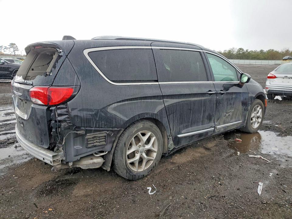 49389216 :رقم المزاد ، 2C4RC1EG7KR523373 vin ، 2019 Chrysler Pacifica مزاد بيع