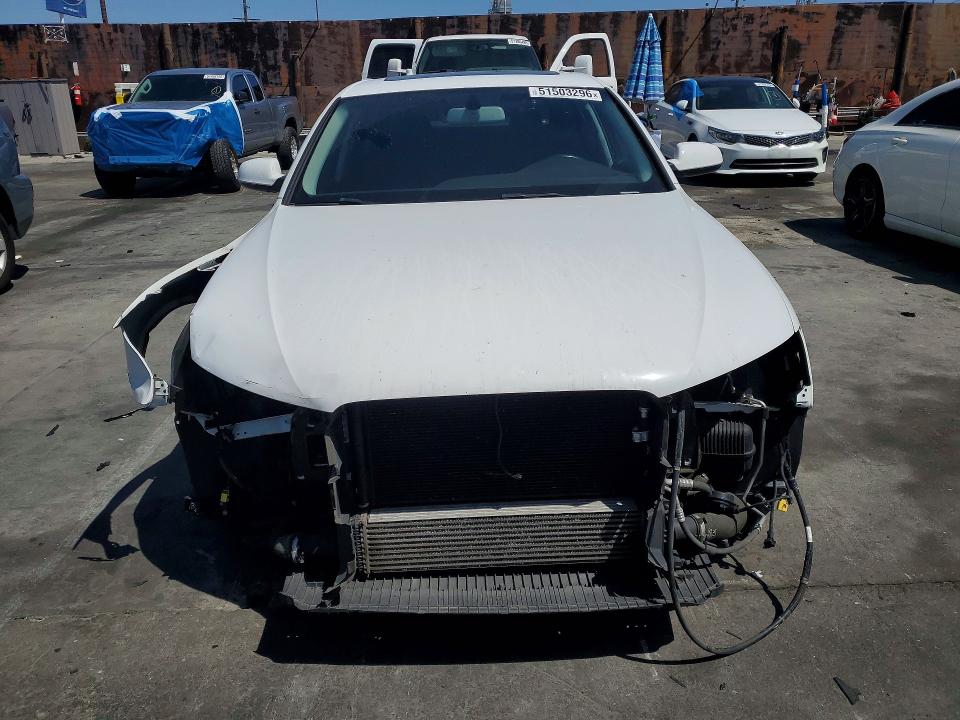 51503296 :رقم المزاد ، WAUAFAFL0GN016378 vin ، 2016 Audi A4 مزاد بيع