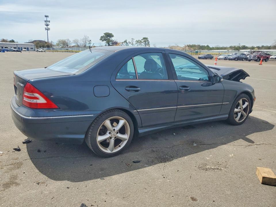 Продажа на аукционе авто 2005 Mercedes-benz C, vin: WDBRF40JX5F582908, номер лота: 51654926