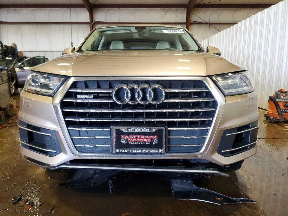 50550156 :رقم المزاد ، WA1LHBF7XJD020590 vin ، 2018 Audi Q7 مزاد بيع