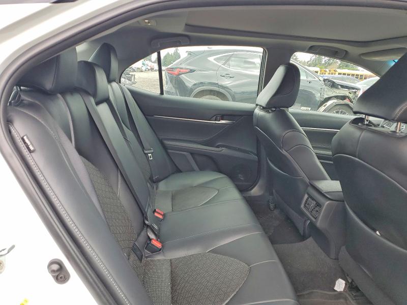 48157646 :رقم المزاد ، 4T1BZ1HK6JU001640 vin ، 2018 Toyota Camry مزاد بيع