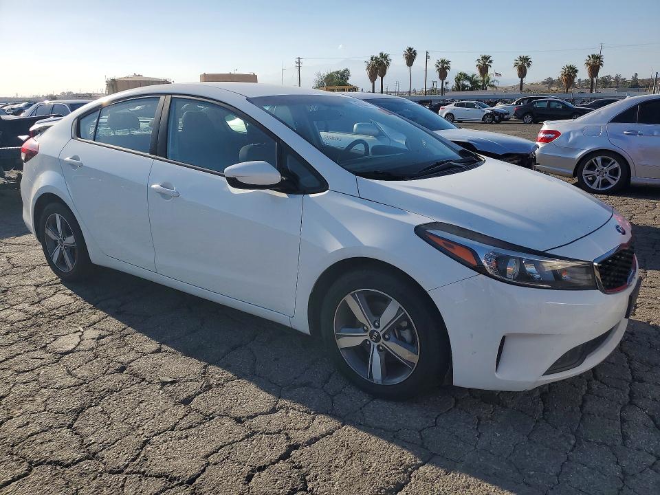 48445216 :رقم المزاد ، 3KPFL4A71JE218395 vin ، 2018 Kia Forte مزاد بيع