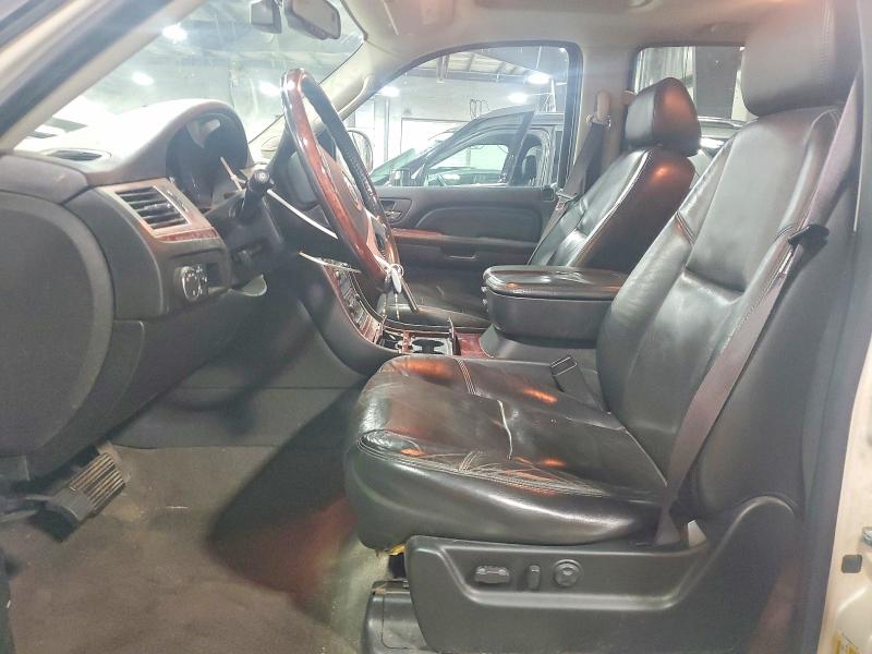 2008 Cadillac Escalade მანქანა იყიდება აუქციონზე, vin: 1GYFK63848R137162, აუქციონის ნომერი: 50634636