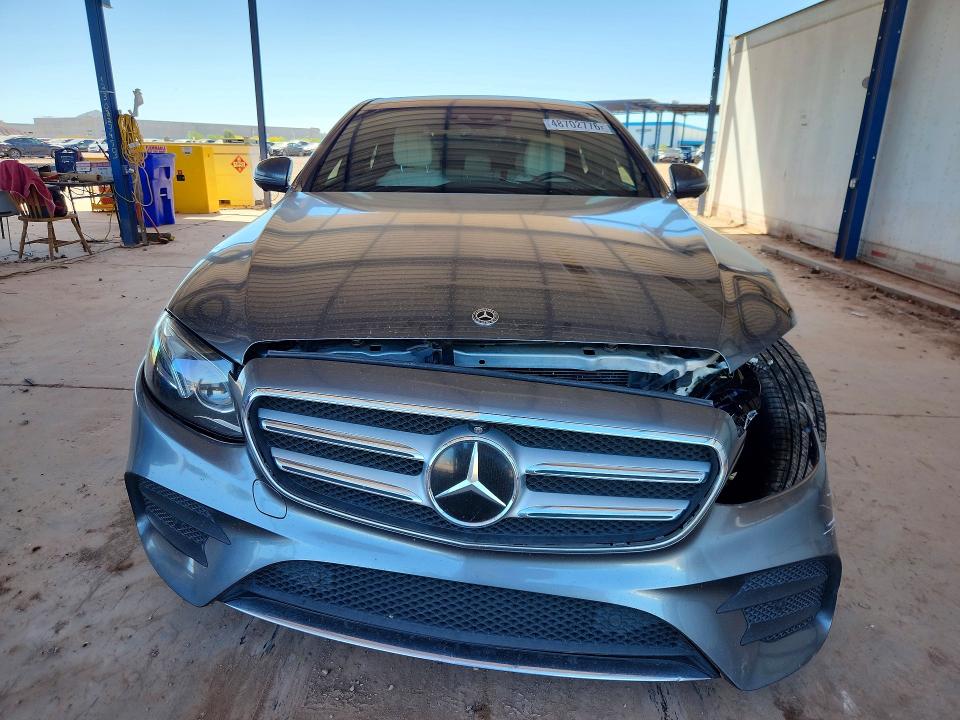 48702776 :رقم المزاد ، WDDZF4JB0JA302208 vin ، 2018 Mercedes-benz E مزاد بيع