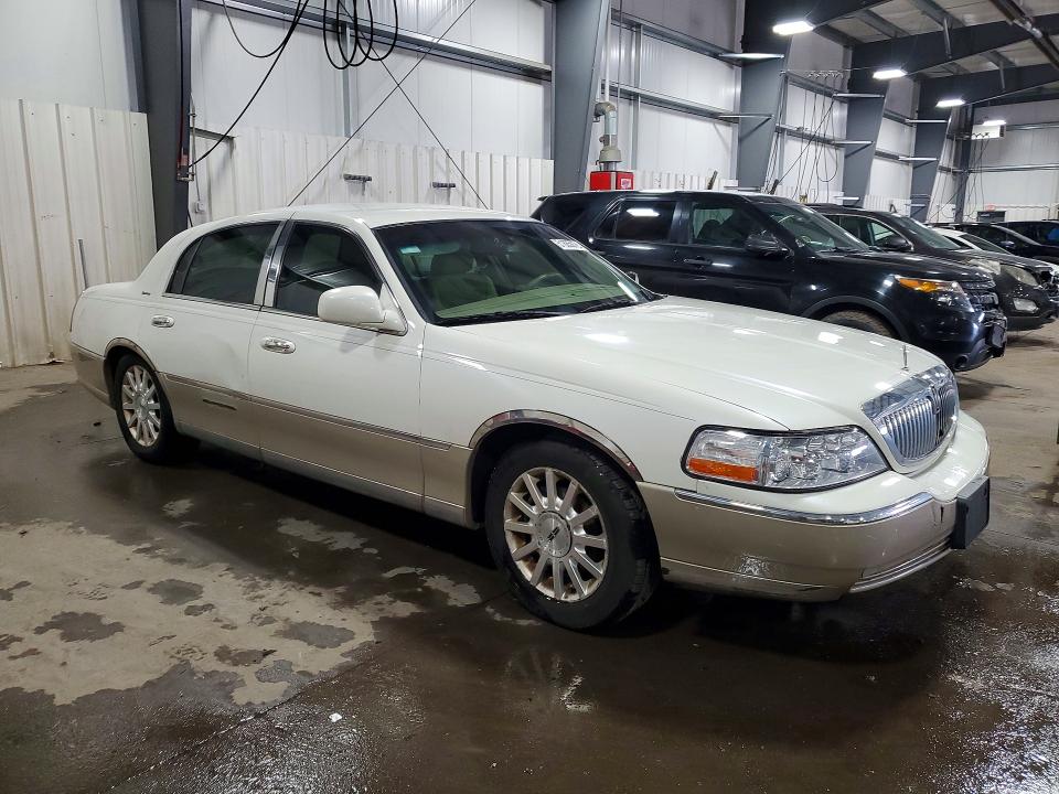 Продажа на аукционе авто 2006 Lincoln Town Car, vin: 1LNHM81V86Y644366, номер лота: 51885976