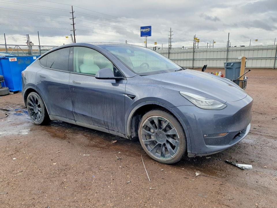 2022 Tesla Model Y მანქანა იყიდება აუქციონზე, vin: 7SAYGAEE3NF433879, აუქციონის ნომერი: 51156006