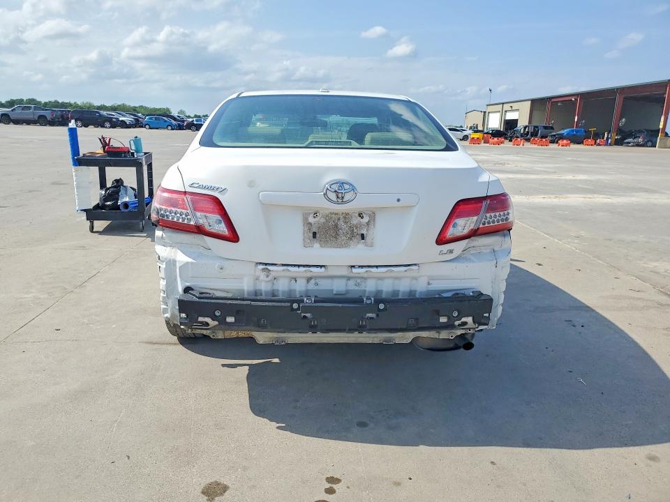 50572826 :رقم المزاد ، 4T1BF3EK9BU637852 vin ، 2011 Toyota Camry مزاد بيع