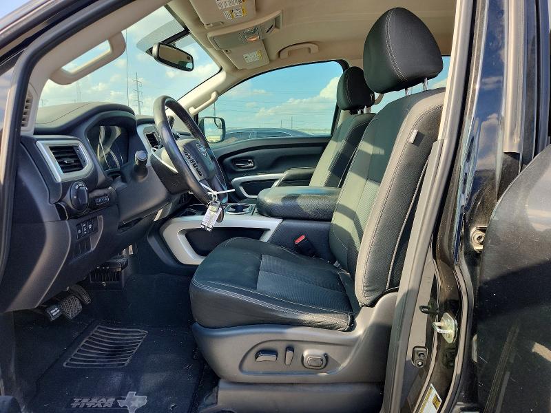 49459056 :رقم المزاد ، 1N6AA1E61HN563851 vin ، 2017 Nissan Titan مزاد بيع