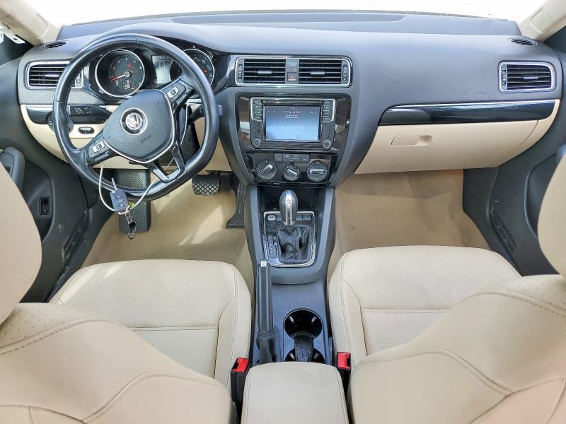 48014366 :رقم المزاد ، 3VWL17AJ4GM233331 vin ، 2016 Volkswagen Jetta مزاد بيع