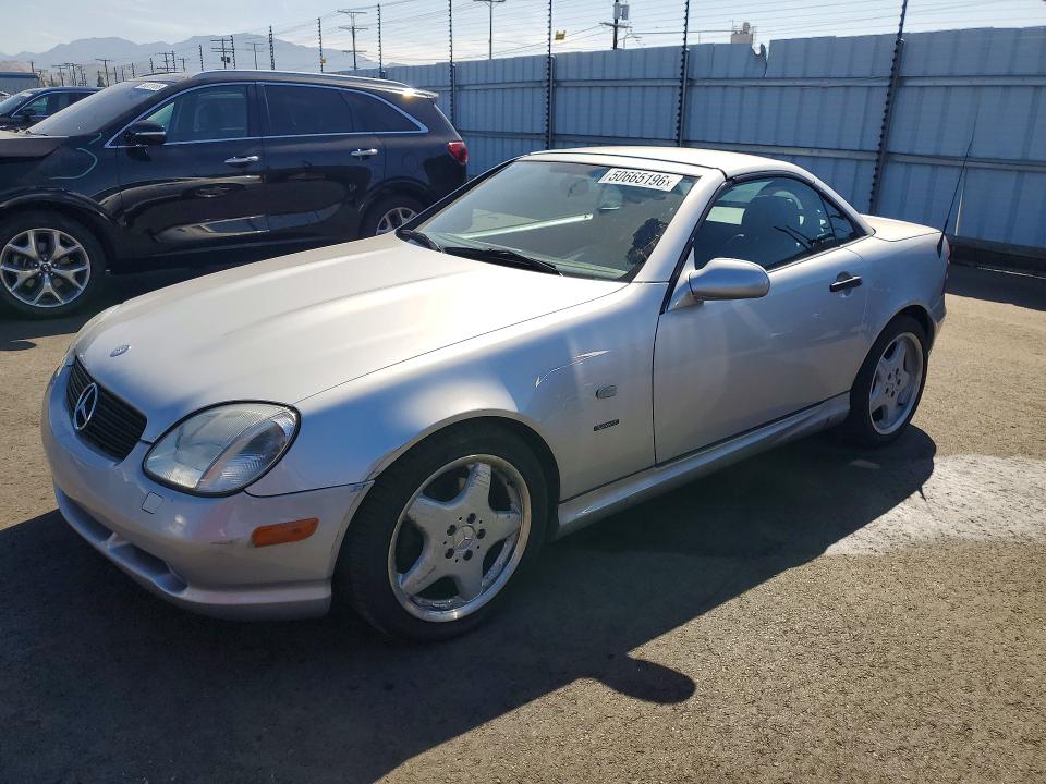 50665196 :رقم المزاد ، WDBKK47FXXF088789 vin ، 1999 Mercedes-benz Slk مزاد بيع