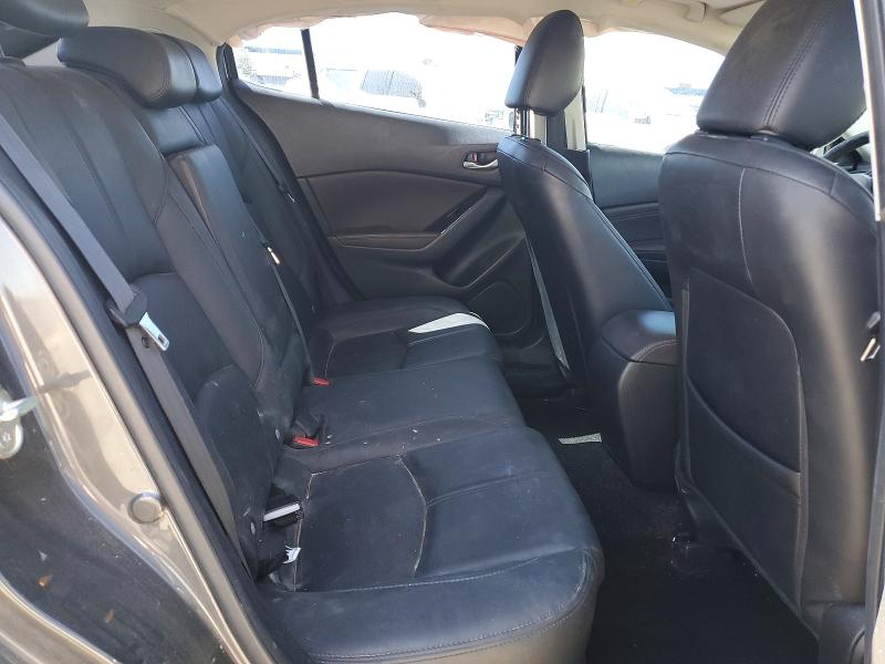 50116476 :رقم المزاد ، 3MZBN1L34JM192041 vin ، 2018 Mazda 3 مزاد بيع