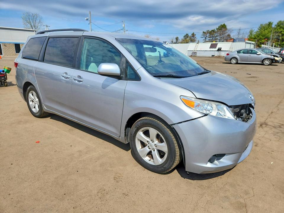 2015 Toyota Sienna მანქანა იყიდება აუქციონზე, vin: 5TDKK3DC3FS687361, აუქციონის ნომერი: 49920396