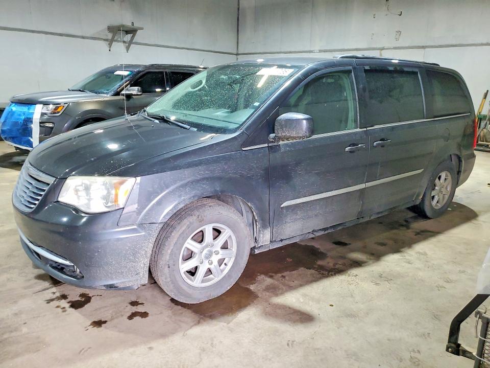 49245736 :رقم المزاد ، 2A4RR5DG7BR713661 vin ، 2011 Chrysler Town & Country مزاد بيع
