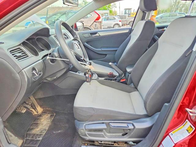 49932996 :رقم المزاد ، 3VW167AJ0HM322646 vin ، 2017 Volkswagen Jetta مزاد بيع
