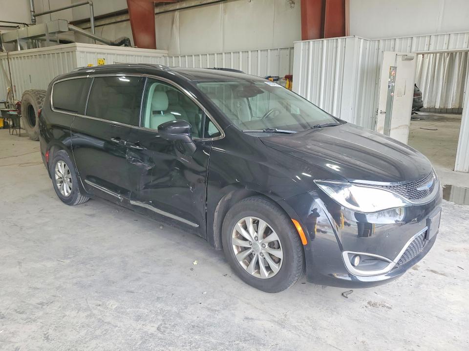 49084876 :رقم المزاد ، 2C4RC1BG6JR312362 vin ، 2018 Chrysler Pacifica مزاد بيع