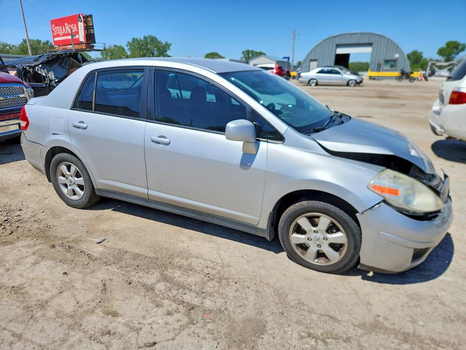 50661186 :رقم المزاد ، 3N1BC11E99L447624 vin ، 2009 Nissan Versa مزاد بيع