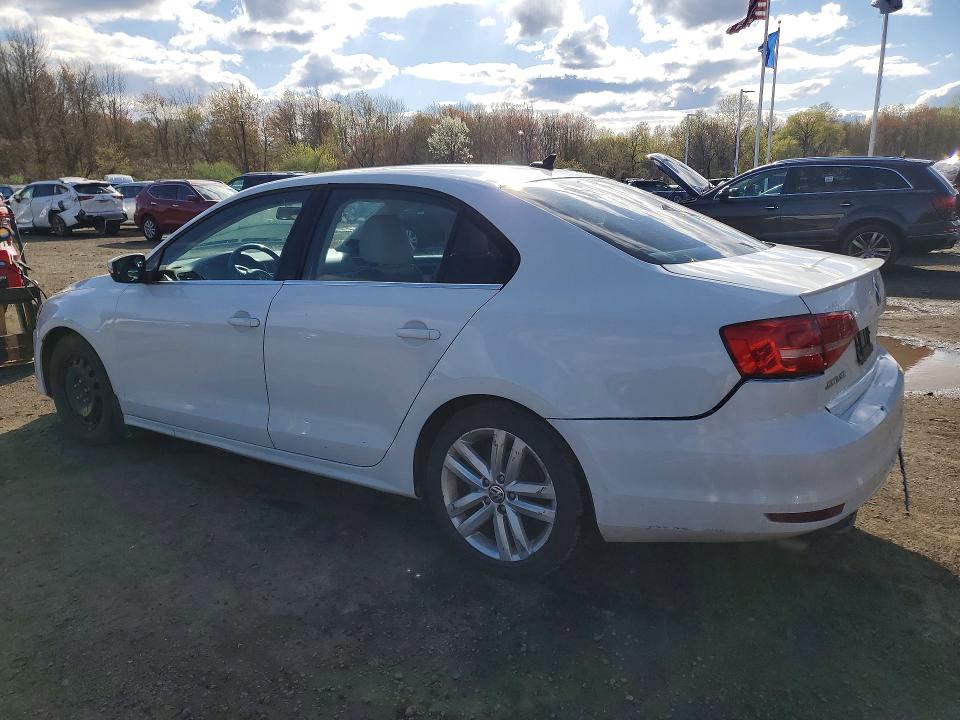 50065356 :رقم المزاد ، 3VWL17AJ7FM309851 vin ، 2015 Volkswagen Jetta مزاد بيع
