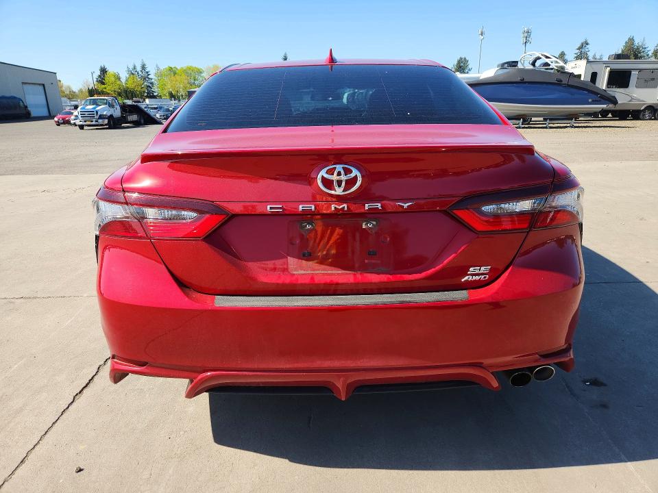 51890946 :رقم المزاد ، 4T1G11BK2NU054508 vin ، 2022 Toyota Camry مزاد بيع
