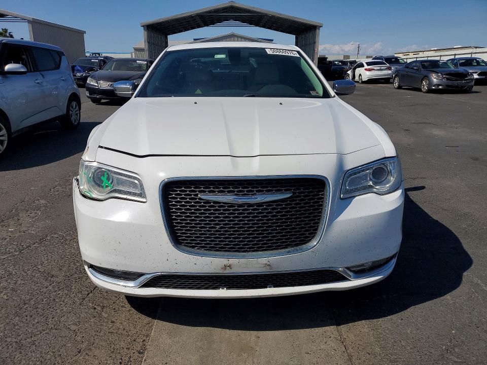 50860976 :رقم المزاد ، 2C3CCAEG0HH662382 vin ، 2017 Chrysler 300c مزاد بيع
