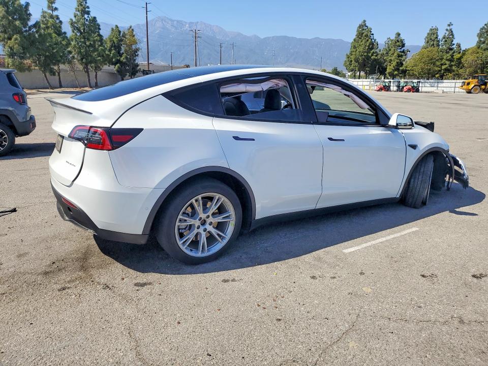 2022 Tesla Model Y მანქანა იყიდება აუქციონზე, vin: 7SAYGDEE4NF493106, აუქციონის ნომერი: 51037266