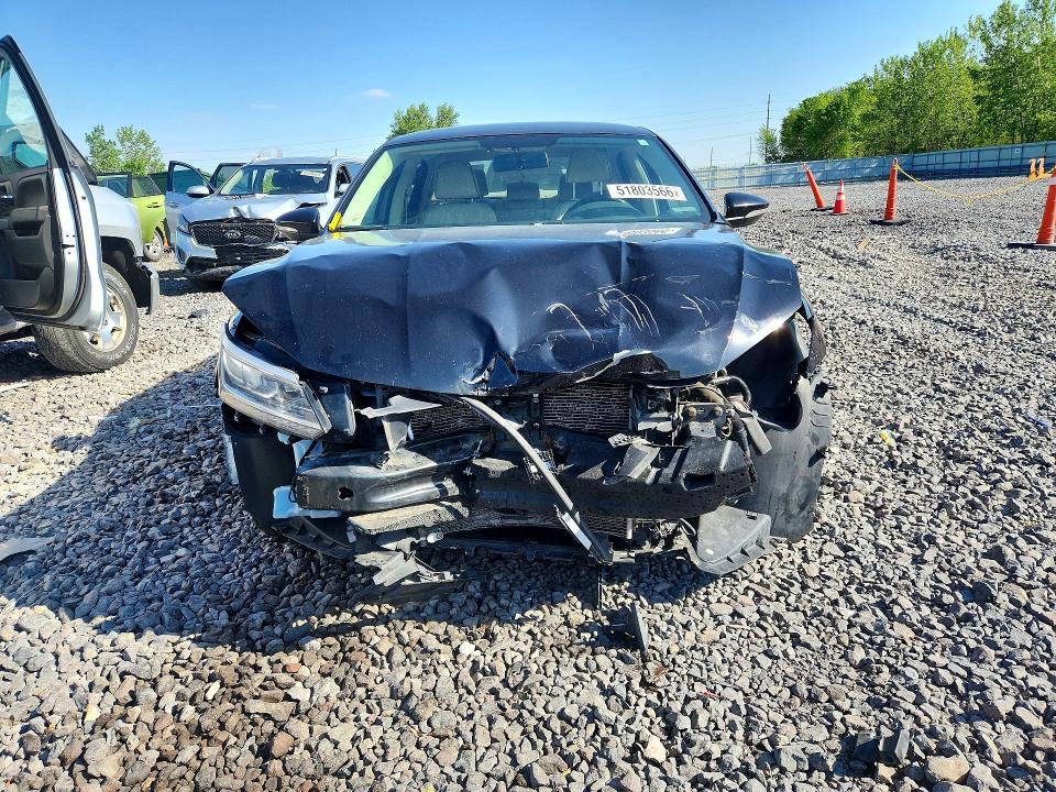 51803566 :رقم المزاد ، 1VWDT7A30HC068400 vin ، 2017 Volkswagen Passat مزاد بيع