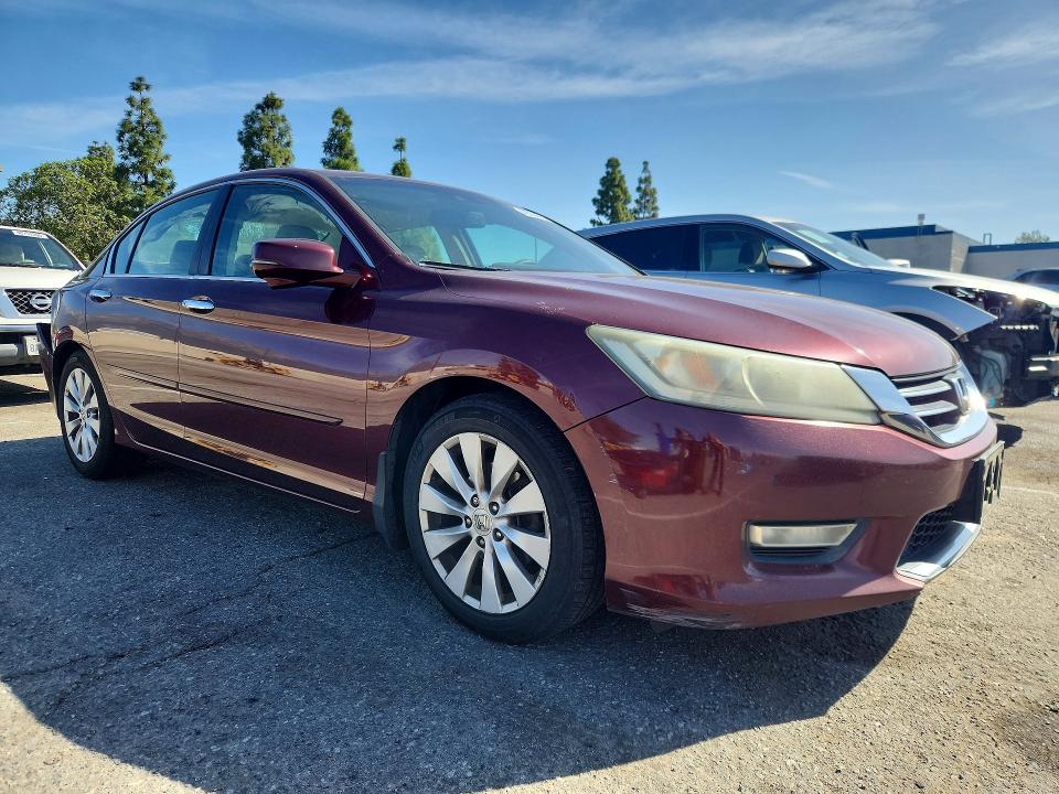 48704706 :رقم المزاد ، 1HGCR2F88DA057401 vin ، 2013 Honda Accord مزاد بيع