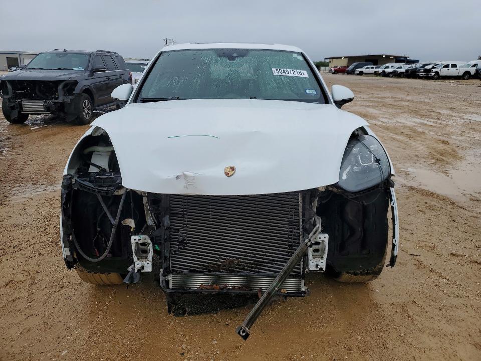 50497216 :رقم المزاد ، WP1AA2A26JKA02367 vin ، 2018 Porsche Cayenne مزاد بيع