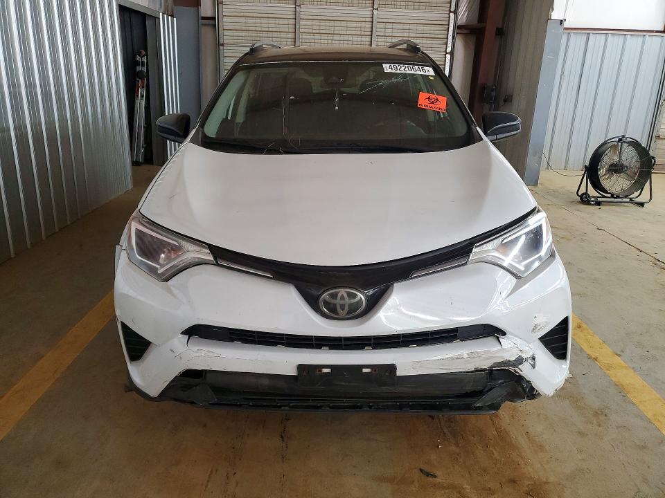 Auction sale of the 2017 Toyota Rav4, vin: JTMBFREV3HD198612, lot number: 49220646
